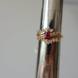 Beautiful Vintage Synthetic Ruby & Round Cubic Zirconia Size 6 Ring